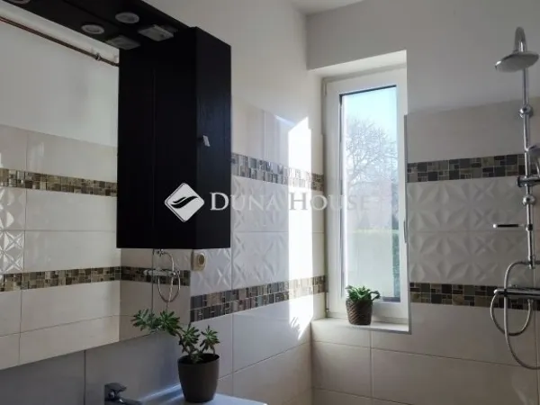 Eladó ház Budapest XVI. kerület, Sashalom 215 nm