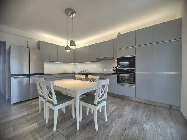 Eladó ház Budapest XVIII. kerület, Almáskert 131 nm