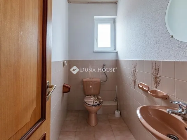 Eladó ház Vecsés 211 nm