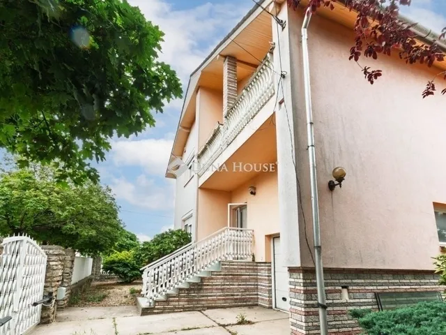 Eladó ház Vecsés 211 nm