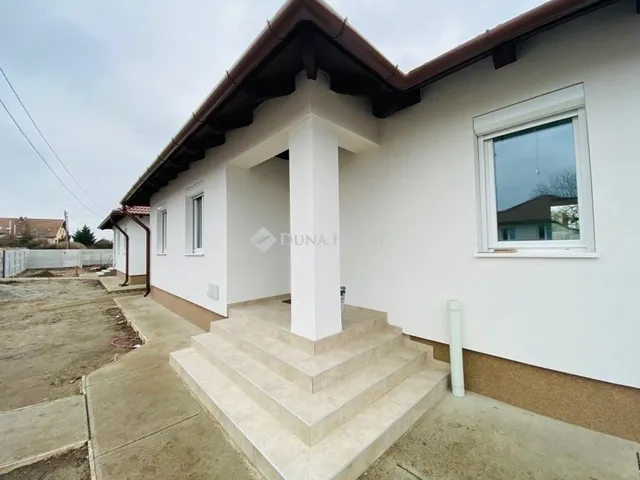Eladó ház Monor 76 nm