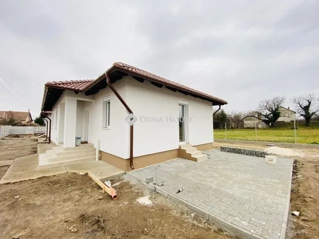 Eladó ház Monor 76 nm