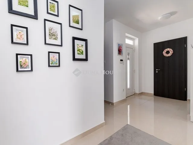 Eladó ház Budapest XVIII. kerület, Almáskert 130 nm