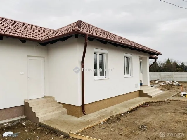 Eladó ház Monor 76 nm