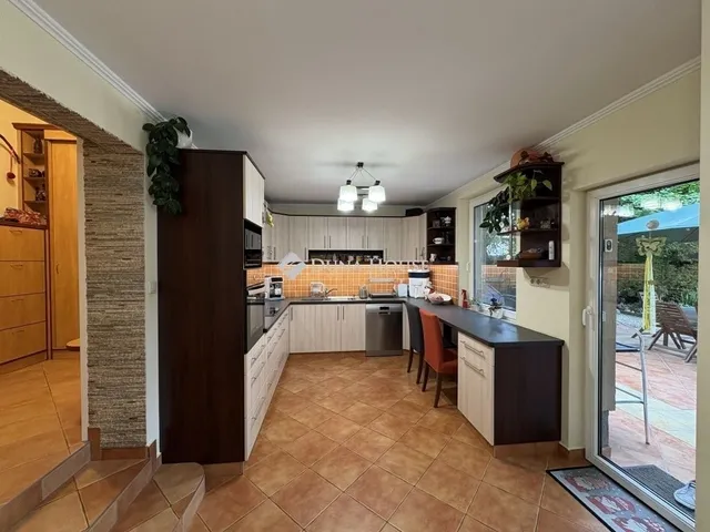 Eladó ház Felsőpakony 170 nm