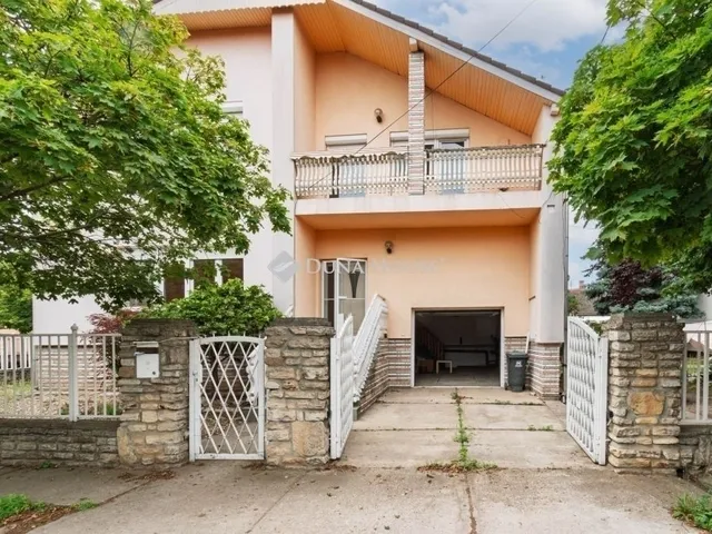 Eladó ház Vecsés 211 nm