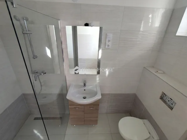 Eladó ház Budapest XVIII. kerület, Almáskert 121 nm