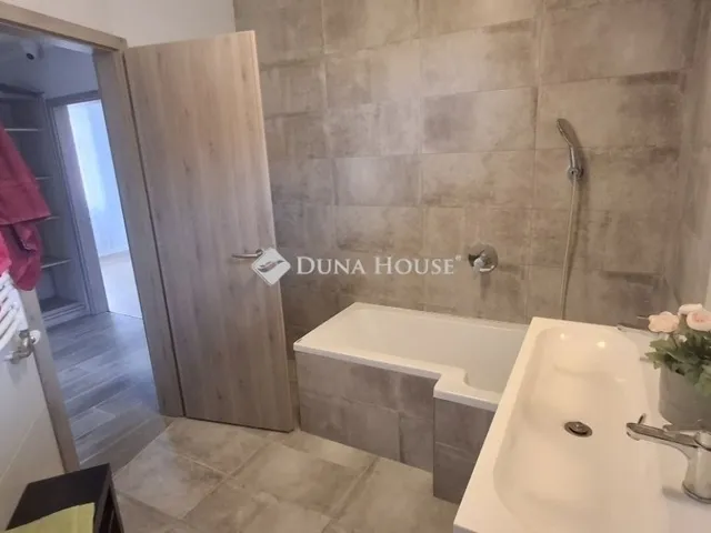 Eladó ház Budapest XVIII. kerület, Miklóstelep 175 nm
