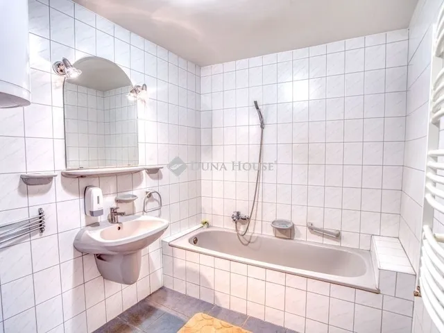 Eladó ház Budapest XVIII. kerület 216 nm