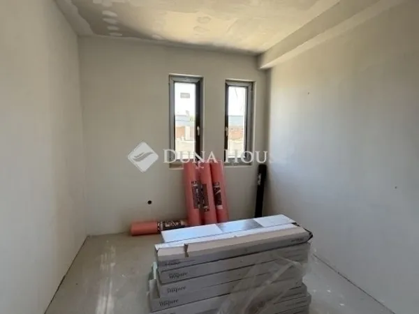 Eladó ház Budapest XVIII. kerület, Almáskert 170 nm
