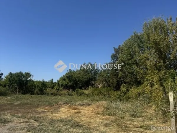 Eladó telek Cegléd 599 nm
