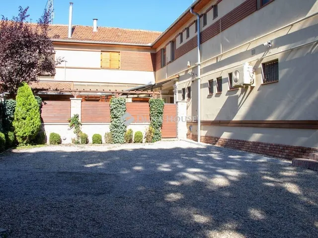 Eladó kereskedelmi és ipari ingatlan Békéscsaba 950 nm