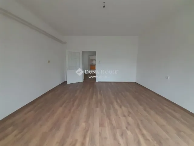 Eladó lakás Békéscsaba 90 nm