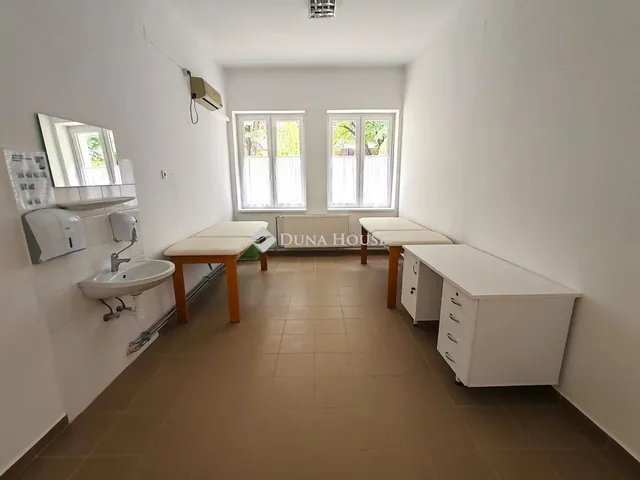 Eladó kereskedelmi és ipari ingatlan Mezőkovácsháza 350 nm