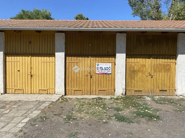 Eladó garázs Békéscsaba 15 nm