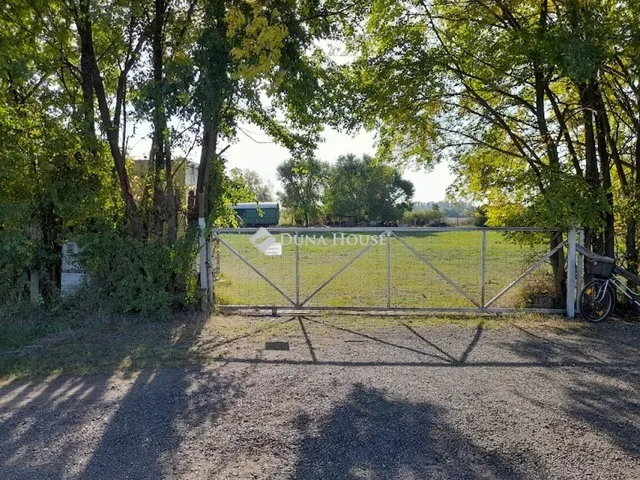 Eladó telek Békéscsaba 3000 nm