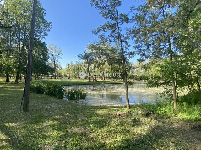 Eladó kereskedelmi és ipari ingatlan Békéscsaba, Nagyrét 50 nm