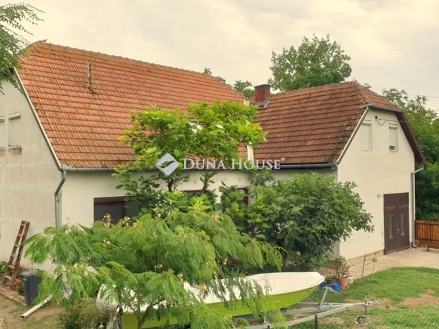 Eladó ház Békés, Újváros 180 nm