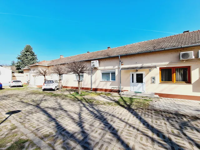 Eladó kereskedelmi és ipari ingatlan Békéscsaba, Belváros 96 nm