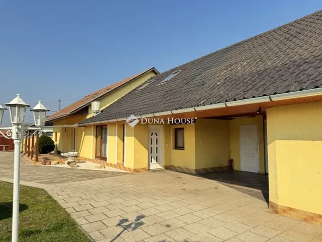 Eladó ház Békéscsaba, Gerla 230 nm