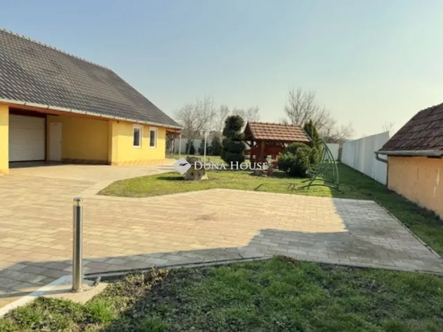 Eladó ház Békéscsaba, Gerla 230 nm