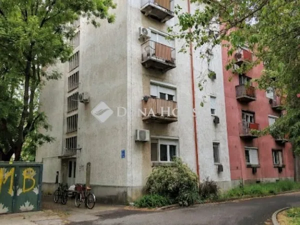 Eladó lakás Békéscsaba, Penza-lakótelep 38 nm
