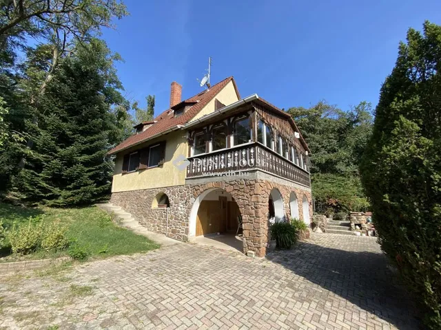 Eladó ház Pákozd 140 nm