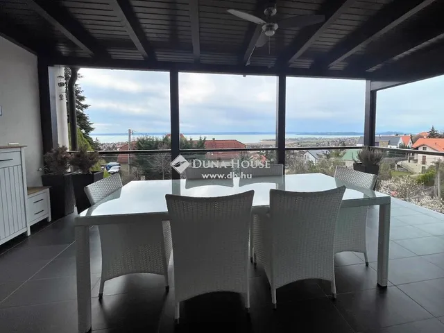 Eladó ház Csopak 309 nm