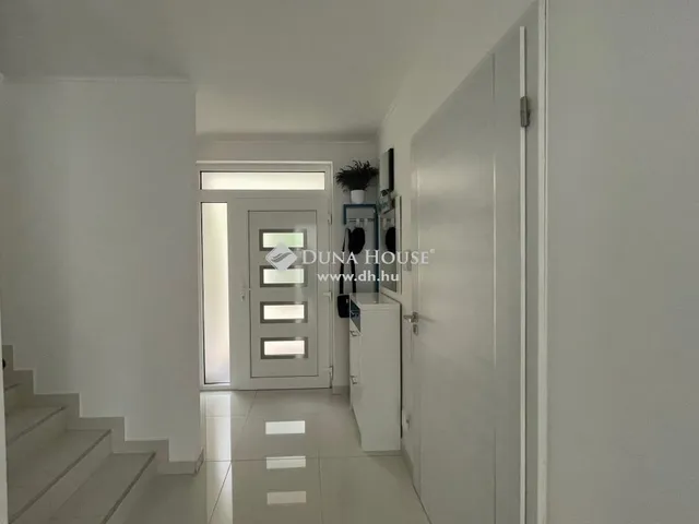 Eladó ház Csopak 309 nm