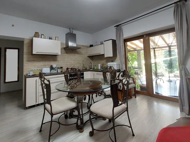 Eladó kereskedelmi és ipari ingatlan Sződliget 124 nm