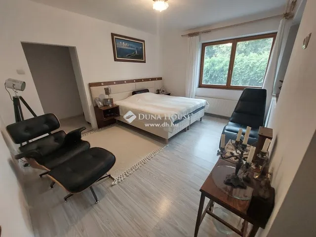 Eladó kereskedelmi és ipari ingatlan Sződliget 124 nm