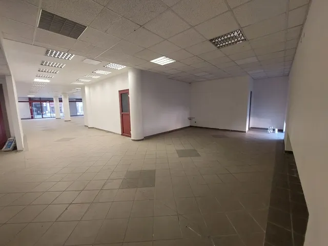 Kiadó kereskedelmi és ipari ingatlan Budapest III. kerület 239 nm