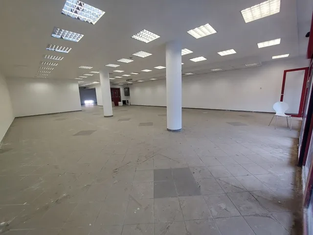 Kiadó kereskedelmi és ipari ingatlan Budapest III. kerület 239 nm