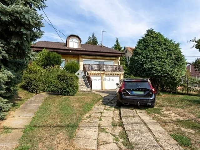 Eladó ház Budapest II. kerület, Máriaremete 290 nm