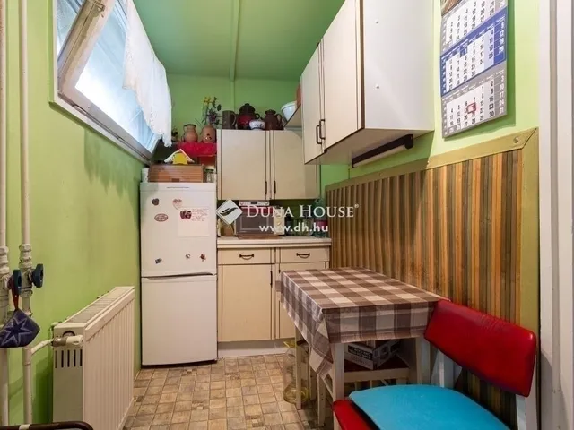 Eladó ház Budapest II. kerület, Máriaremete 290 nm