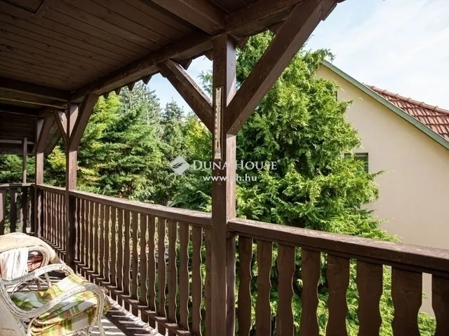 Eladó ház Budapest II. kerület, Máriaremete 290 nm