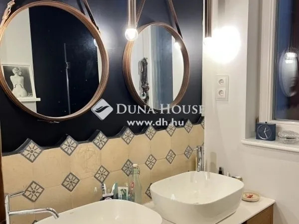 Eladó lakás Budapest V. kerület 221 nm