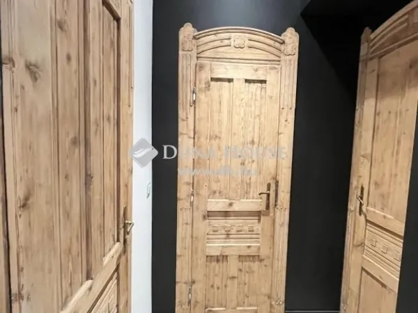 Eladó lakás Budapest V. kerület 221 nm