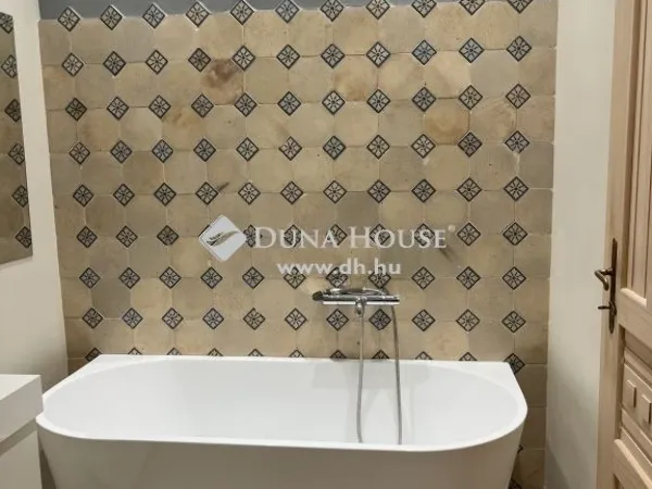 Eladó lakás Budapest V. kerület 221 nm