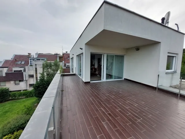 Eladó ház Budapest XI. kerület, Sasad-Sashegy XI. ker. 380 nm