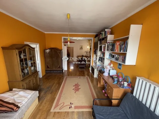 Eladó lakás Budapest VIII. kerület, II. János Pál pápa tér 72 nm