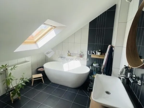 Eladó lakás Budapest II. kerület 106 nm