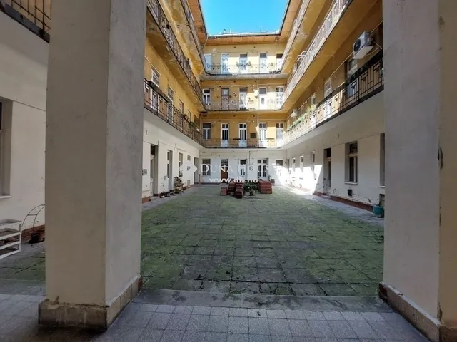 Eladó lakás Budapest XI. kerület 97 nm