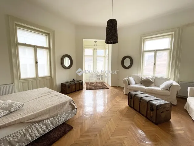 Eladó lakás Budapest VI. kerület 170 nm