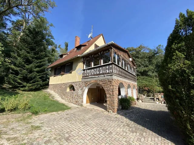 Eladó ház Pákozd 140 nm