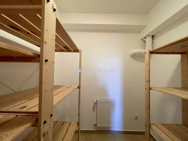 Eladó ház Budapest II. kerület, Máriaremete 330 nm