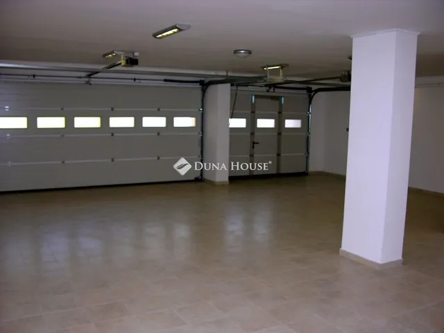 Eladó ház Budapest III. kerület 701 nm