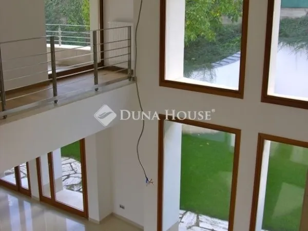 Eladó ház Budapest III. kerület 701 nm