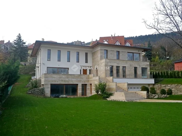 Eladó ház Budapest III. kerület 701 nm