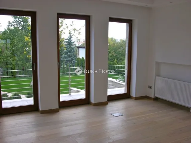 Eladó ház Budapest III. kerület 701 nm